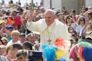 Popiežius Pranciškus stengiasi gesinti homofobijos laužą